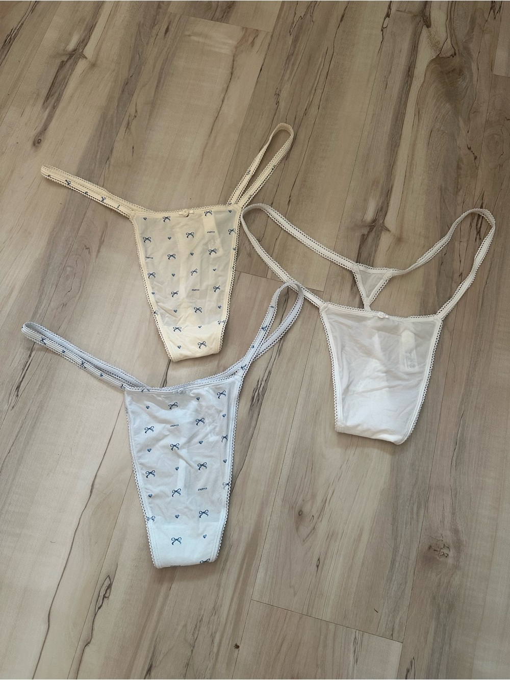 SKIMS Delicate Thong Trio in Cream, Light Blue, White NEW
